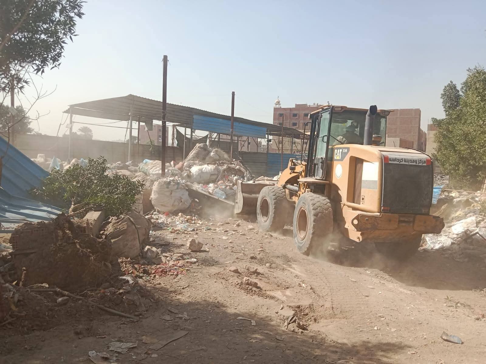 وزيرة التنمية المحلية والبيئة توجه بتنفيذ حملة مكبرة لوقف الحرق العشوائي بمنطقة منشية البكاري بالجيزة وإزالة موقع فرز مخالف للمخلفات