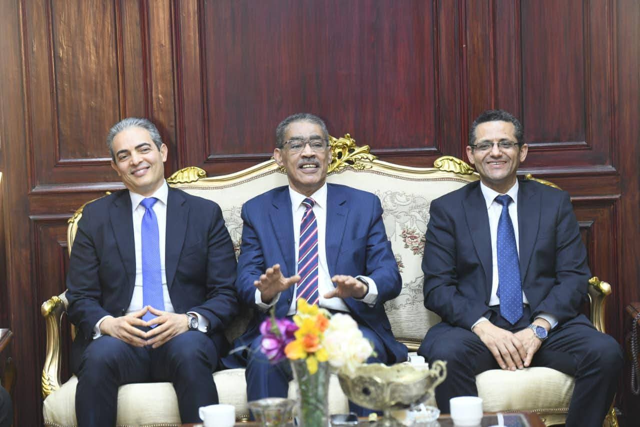 "وزير الإعلام يجمع نقابتي الصحفيين والإعلاميين لتعزيز الإعلام الوطني والمهنية الصحفية"