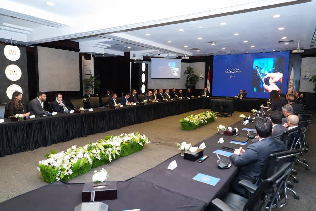 وزير الاستثمار والتجارة الخارجية يعقد اجتماعًا تنسيقيًا بين المطورين العقارين والمنصات الرقمية العقارية بمشاركة 5 جهات حكومية