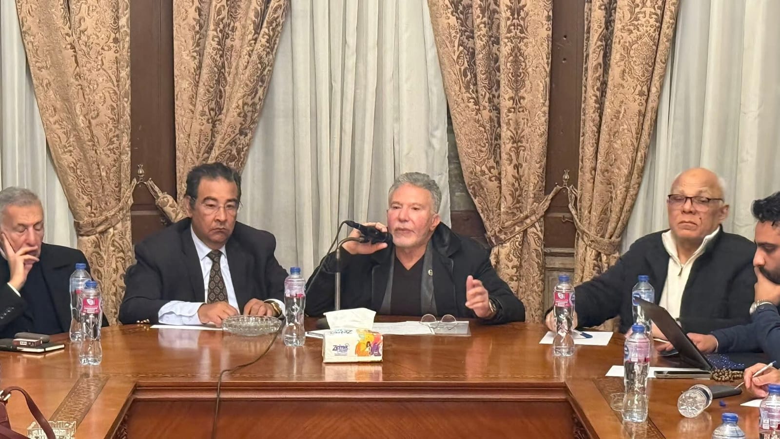 حزب المحافظين يجتمع لمناقشة استعدادات عقد الجمعية العمومية
