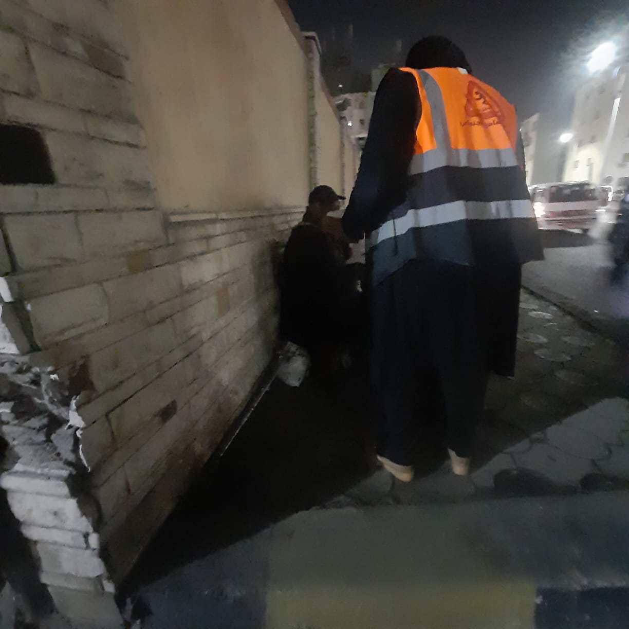 التضامن :  فرق التدخل السريع تكثف حملاتها الليلية.. وتنقذ أطفال وكبار بلا مأوى وتوزع وجبات بالفيوم وبورسعيد