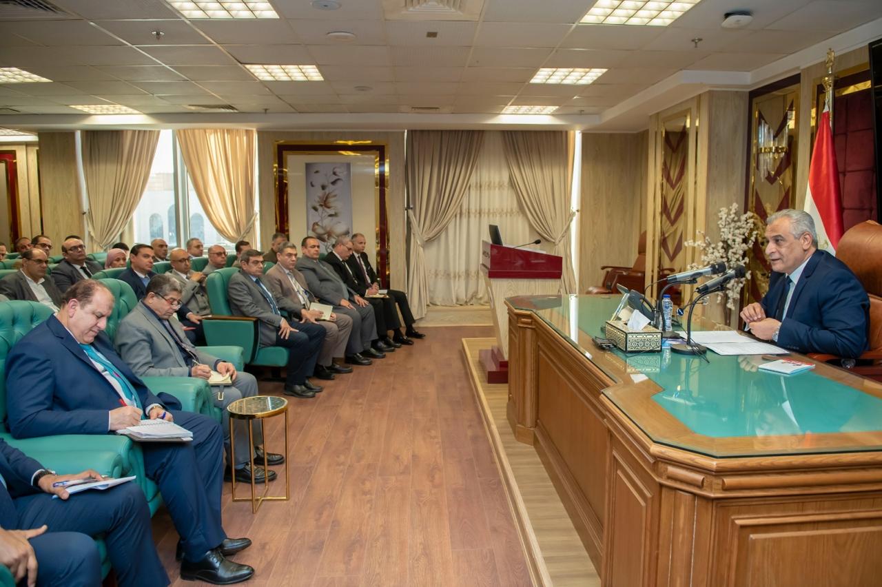 خلال لقاء العاملين بالوزارة عقب أداء اليمين الدستورية ..  وزير الدولة للإنتاج الحربي: أتوجه بخالص الشكر للقيادة السياسية على الثقة الغالية .. وأتعهد ببذل أقصى جهد لخدمة الوطن 