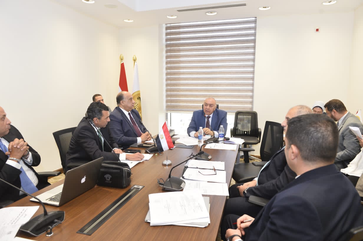لجنة النقل بالنواب تؤجل التصويت على دعم «النقل النهري».. ووحيد قرقر يرفض حديث رئيس الهيئة: دوركم ليس منّة