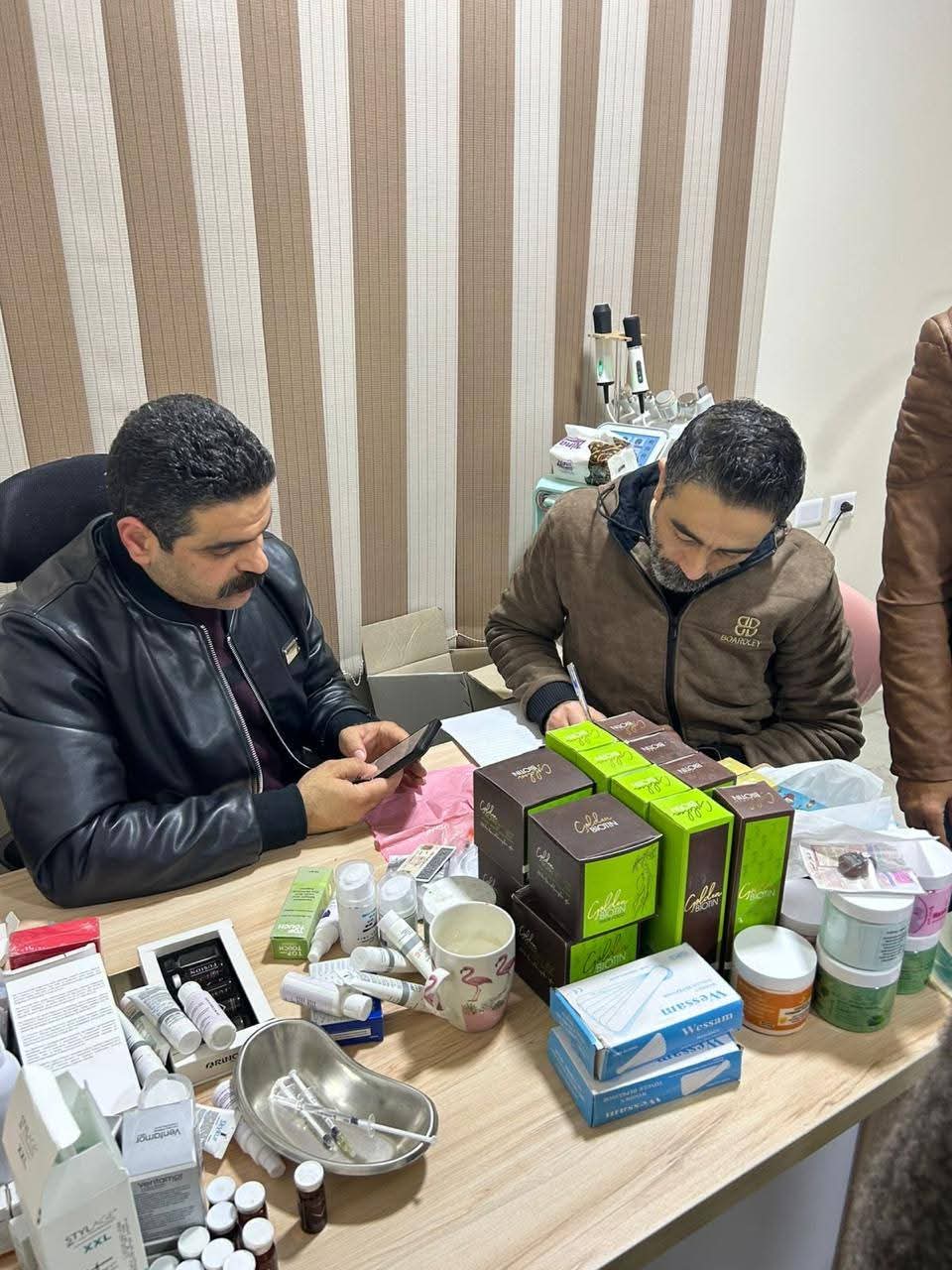ضبط عيادة جلدية وليزر وهمية تديرها منتحلة صفة طبيب بالمنوفية