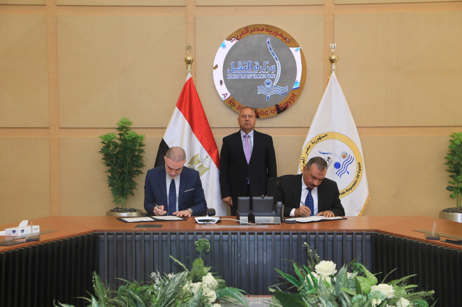 وزير النقل يشهد توقيع بروتوكول تعاون بين شركة القناة للتوكيلات الملاحية وشركة تراست للتجارة والنقل لإنشاء شركة مشتركة لإدارة وتشغيل سفن تجاريه