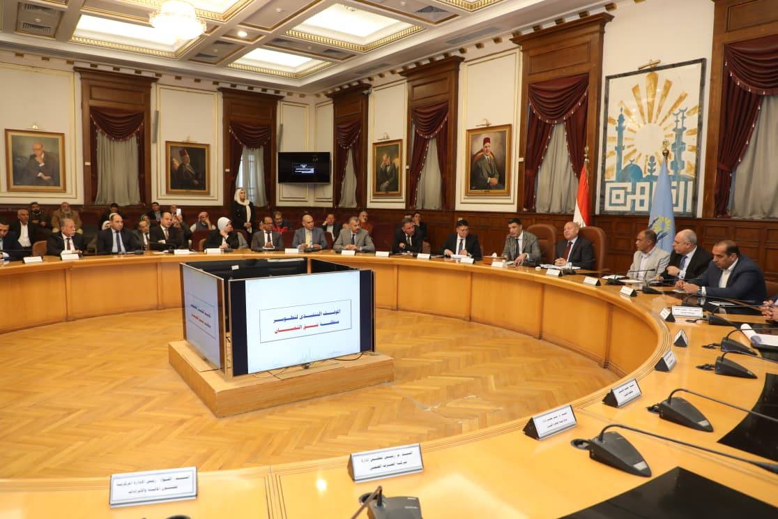 وزير الصناعة ومحافظ القاهرة يطلقان خطة تطوير شاملة لمنطقة شق الثعبان الصناعية ودعم المستثمرين