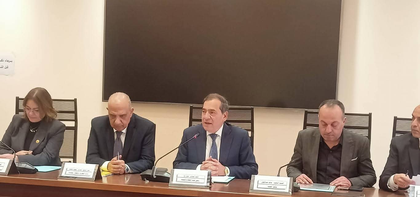 وزير الكهرباء يلتقي المستشار هشام بدوي رئيس المجلس في إطار التنسيق الدائم وشرح استراتيجية العمل لضمان أمن واستدامة الطاقة الكهربائية