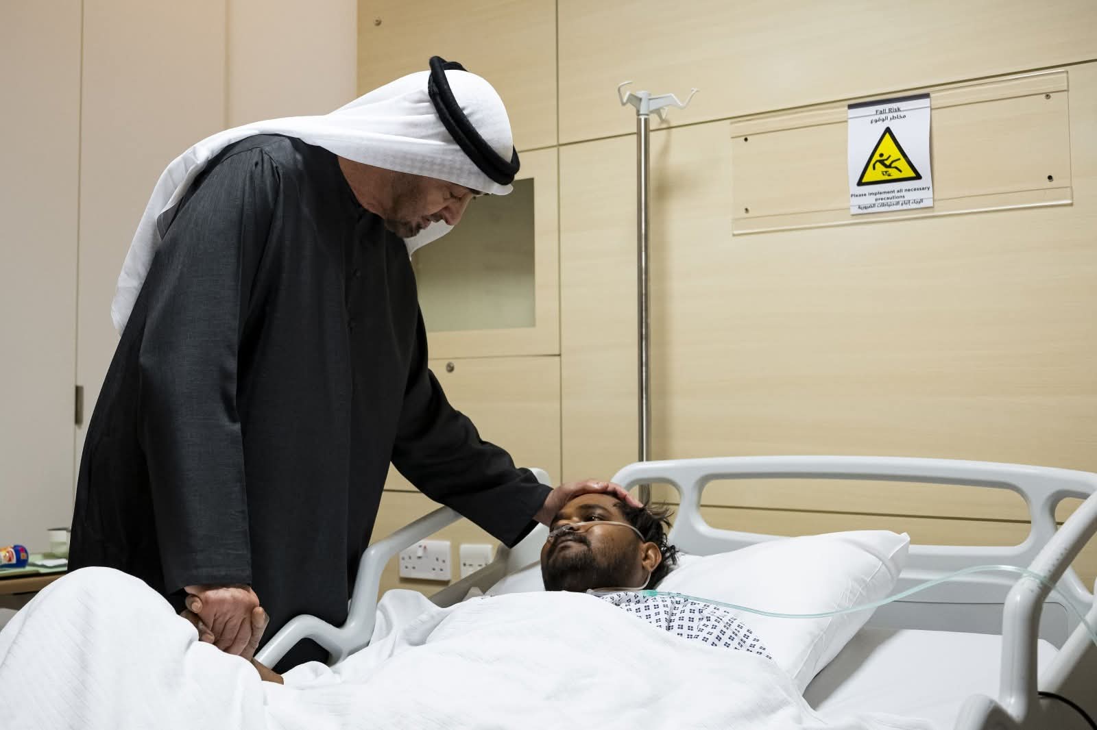 : محمد بن زايد يزور مصابي الاعتداءات الإيرانية وسط تصاعد التوترات الإقليمية