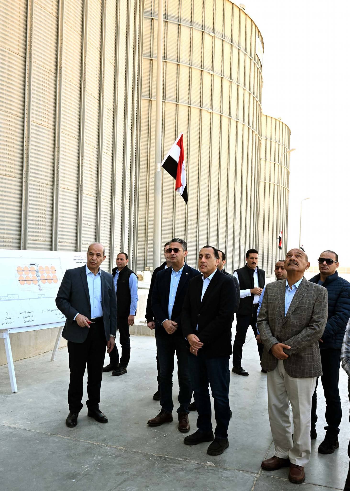 رئيس الوزراء يتفقد صومعة عتاقة بالسويس للاطمئنان على كفاءة منظومة تخزين القمح وتعزيز المخزون الاستراتيجي من السلع الأساسية