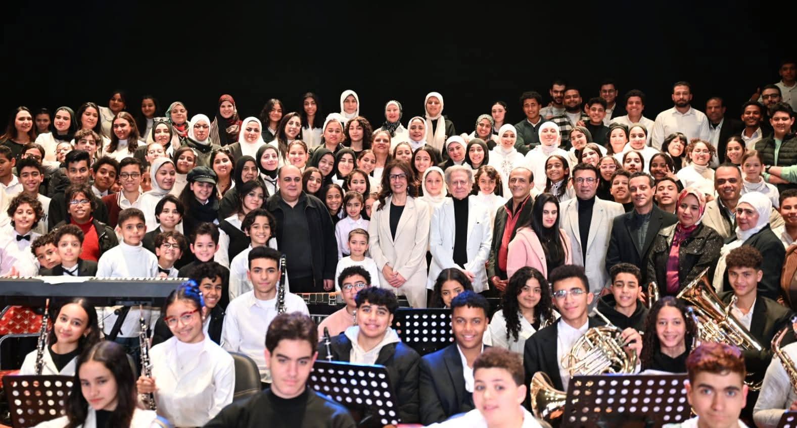وزيرة الثقافة تشهد تدريبات المايسترو سليم سحاب لـ«كورال وأوركسترا مصر الوطني» وتؤكد: المشروع خطوة هامة لرعاية مواهب الأقاليم والمحافظات