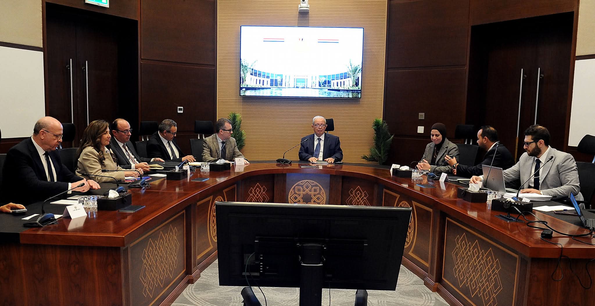 نائب رئيس الوزراء للشئون الاقتصادية يلتقي وفدًا من مجموعة البنك الدولي لبحث إمكانية إطلاق آلية مبتكرة لضمان مخاطر تمويل مشروعات البنية التحتية