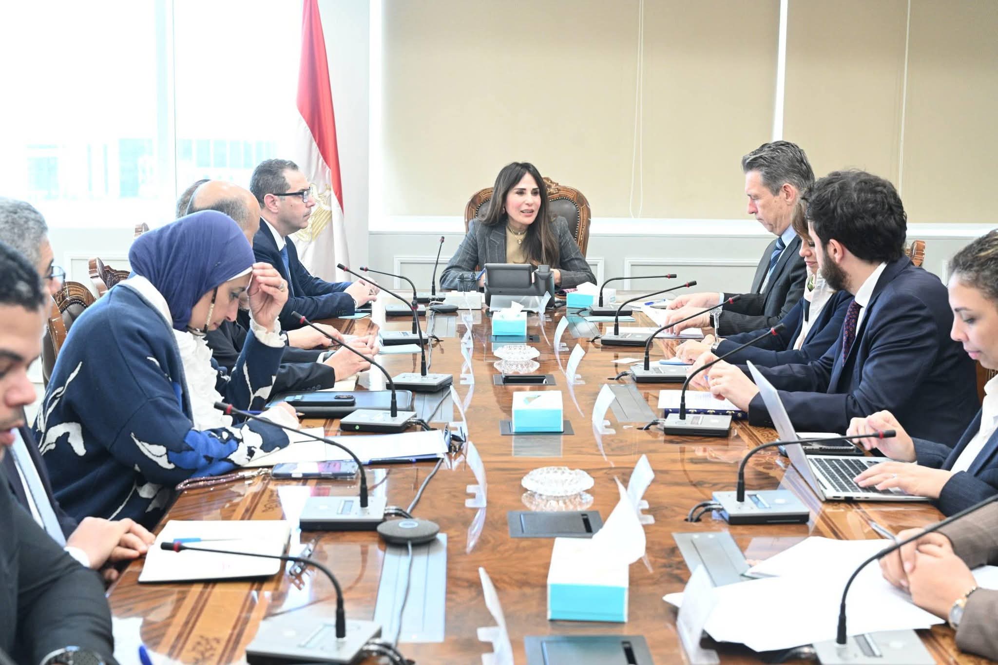 وزيرة الإسكان تبحث مع المدير الإقليمي لمنطقة جنوب وشرق المتوسط بالبنك الأوروبي لإعادة الإعمار والتنمية تعزيز أوجه التعاون المشترك