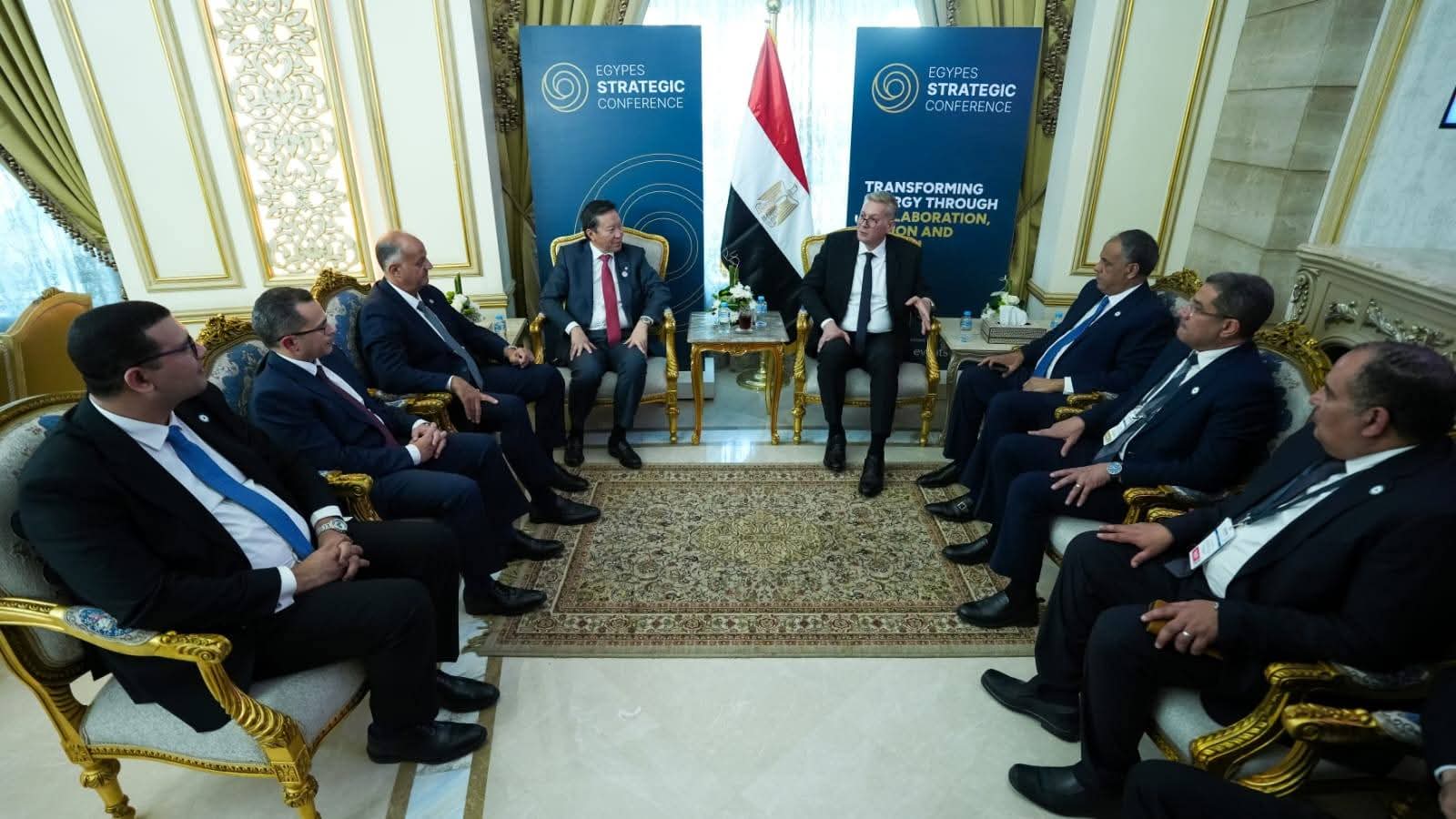 وزير البترول والثروة المعدنية يبحث خطط بي بي الإنجليزية للتوسع في مصر