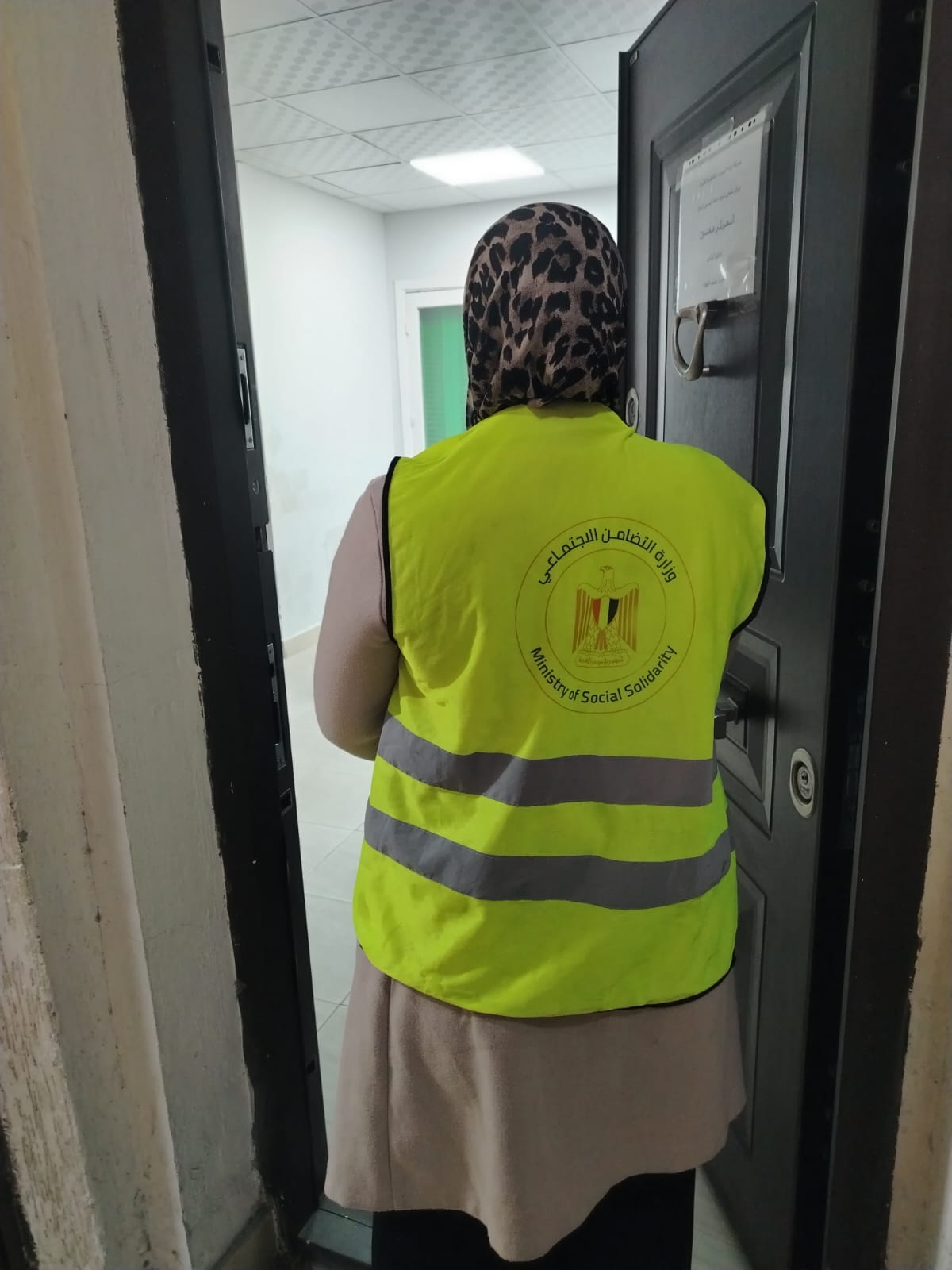 التضامن الاجتماعي: - توزيع ما يزيد على ١٥ ألف وجبة علي أهالي مناطق مشروعات السكن بديل العشوائيات خلال النصف الأول من شهر رمضان المبارك