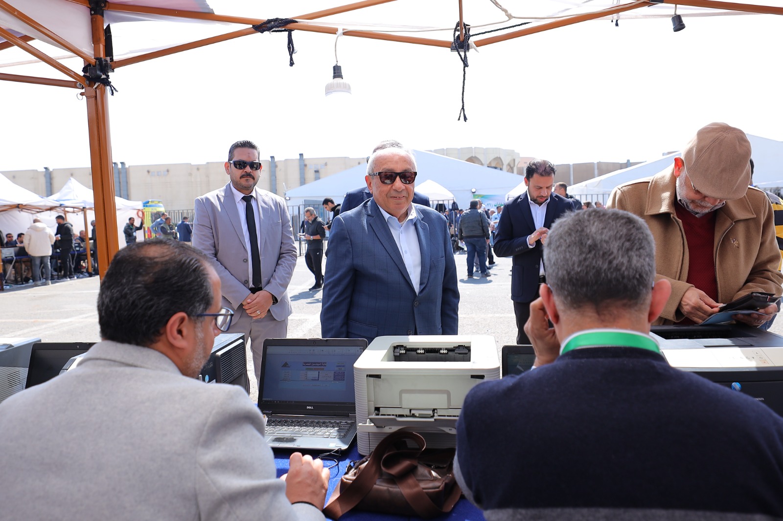 نقيب المهندسين يدلي بصوته في انتخابات النقابة.. ويدعو المهندسين للمشاركة