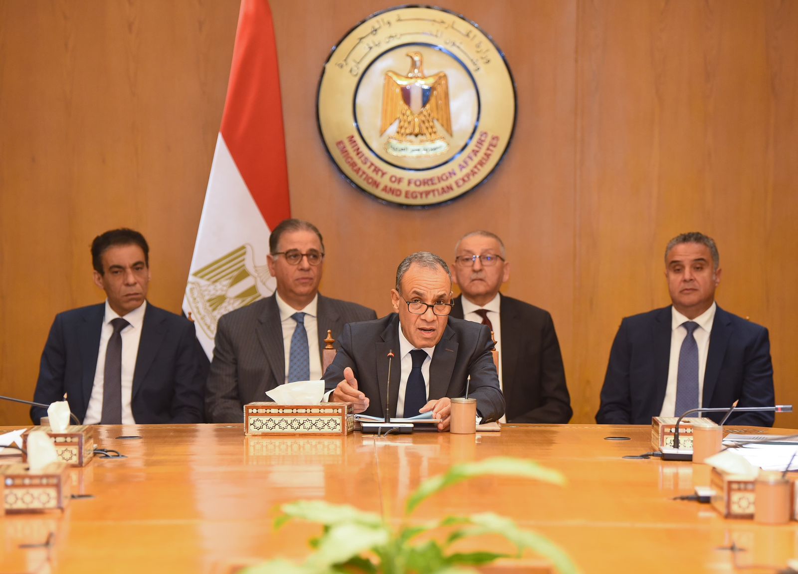 لتطوير الخدمة المقدمة للمصريين بالخارج .. وزارة الخارجية تستضيف اجتماعاً تنسيقياً بمشاركة وزراء الخارجية والتعليم والاتصالات