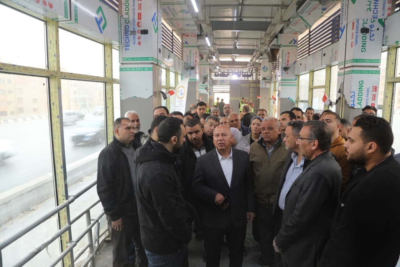 وزير النقل يتفقد التشطيبات النهائية وجاهزية  المرحلة الثانية من مشروع الاتوبيس الترددي السريع BRT  الممتدة من محطه المشير طنطاوي وحتي محطه صن كابيتال