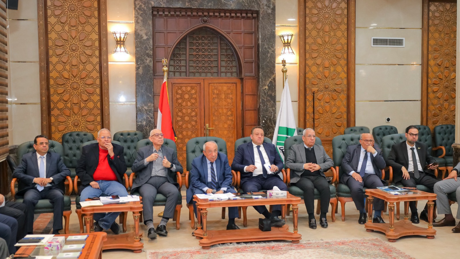 في تقليد نقابي غير مسبوق.. النبراوي يٌسلِّم عبدالغني مهام وملفات النقابة بحضور الأعضاء المكملين الفائزين وهيئة مكتب نقابة المهندسين