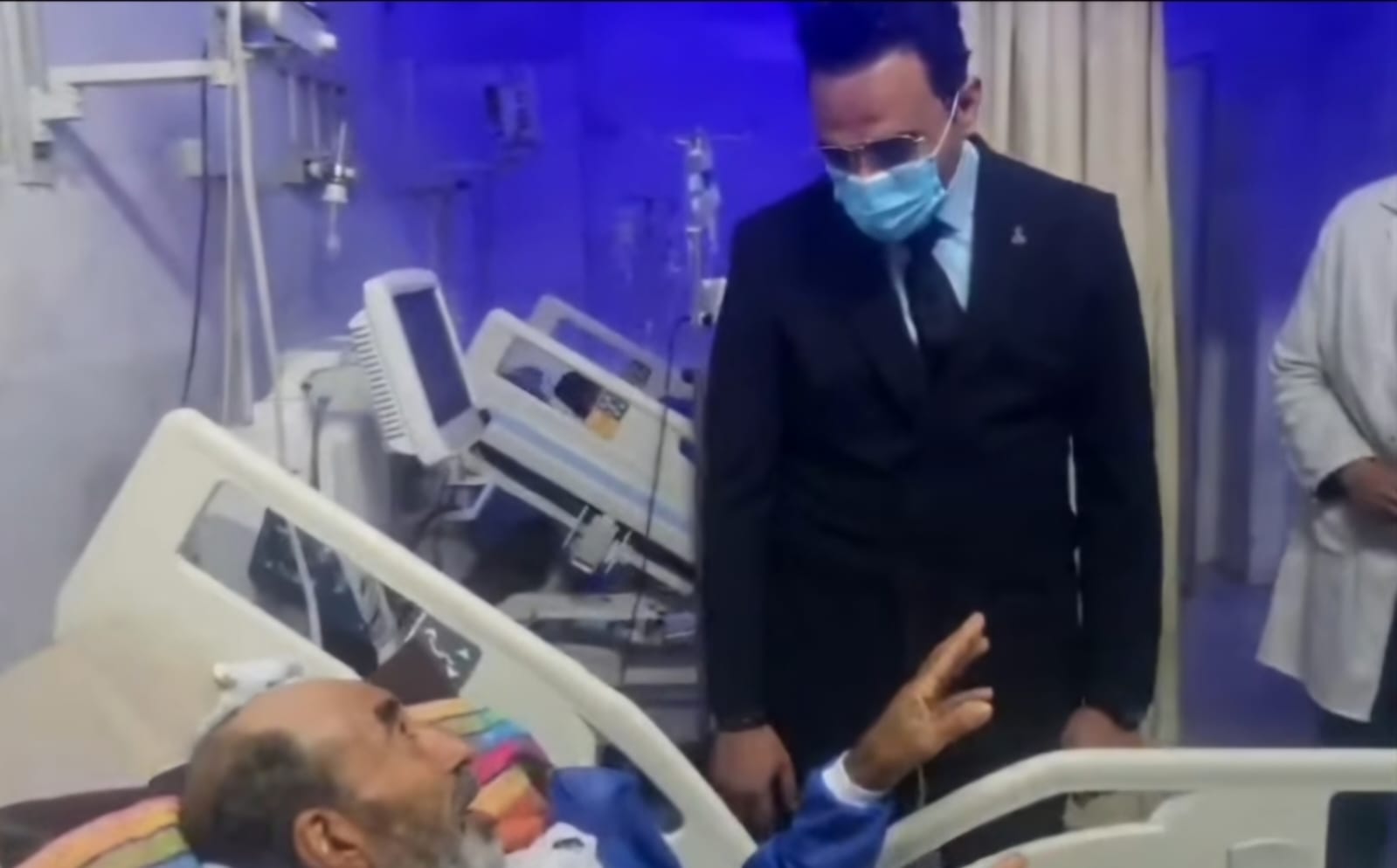 جولة مفاجئة لوكيل وزارة الصحة بسوهاج فجر اليوم لمستشفى حميات سوهاج للاطمئنان على انتظام العمل وجودة الخدمات الطبية
