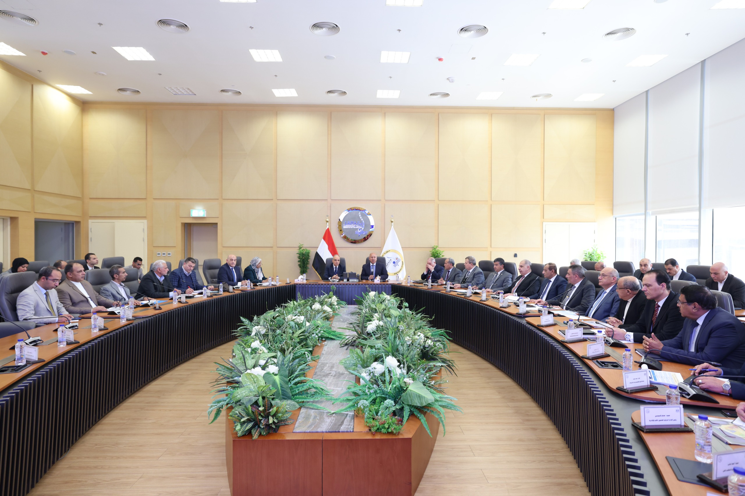 وزيرا النقل والري يناقشان نهو كافة الإجراءات بعدد من المسطحات والأراضي المتعلقة بتنفيذ عدد من مشروعات وزارة النقل