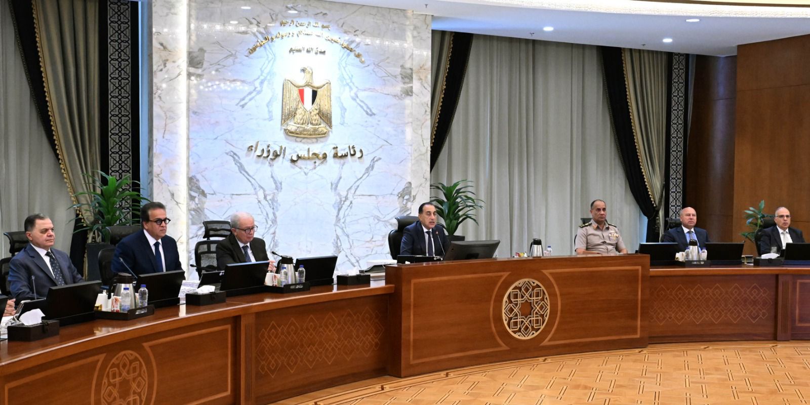 في اجتماعه برئاسة مدبولي: مجلس الوزراء يُوافق على استمرار تطبيق نظام العمل عن بُعد يوم الأحد من كل أسبوع خلال شهر مايو