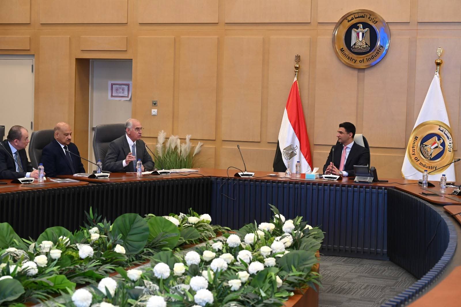 وزير الصناعة يبحث مع اتحاد الصناعات المصرية وجهاز مشروعات الخدمة الوطنية سبل مضاعفة صادرات الرخام والجرانيت خلال الفترة المقبلة