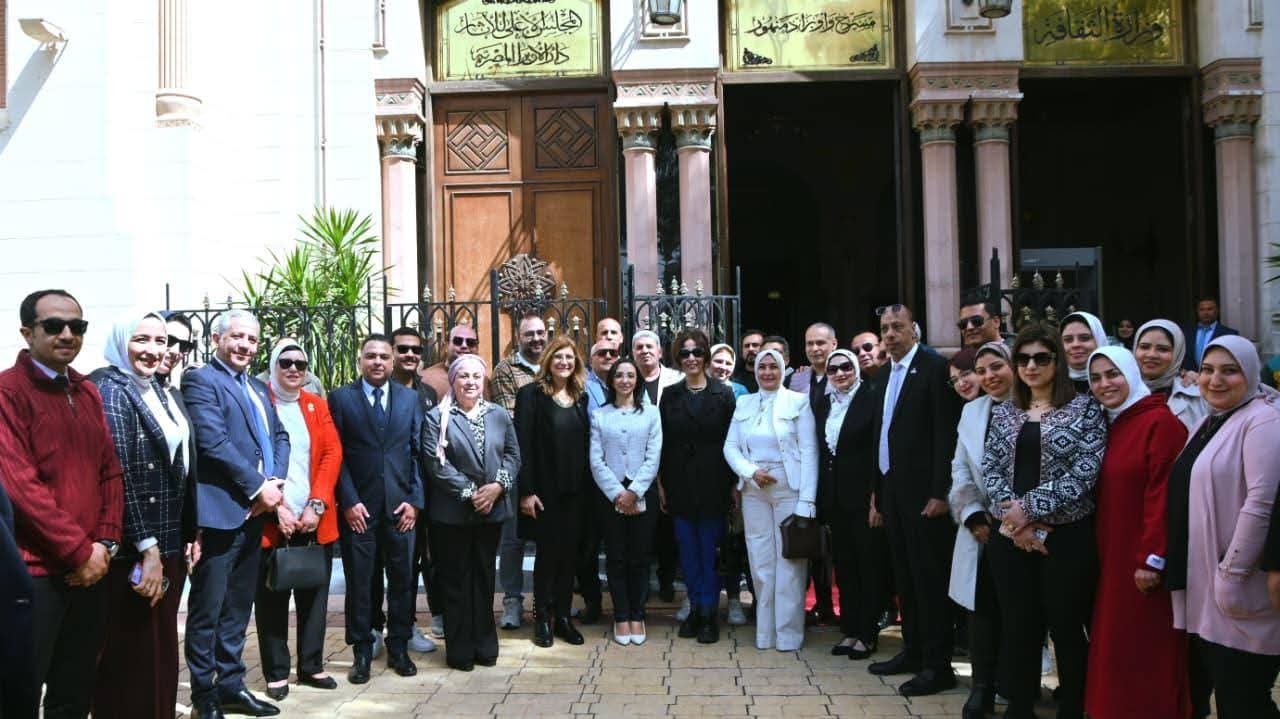 وزيرة الثقافة ومحافظ البحيرة تتفقدان دار الأوبرا ومركز الإبداع الفني وقصر الثقافة بدمنهور