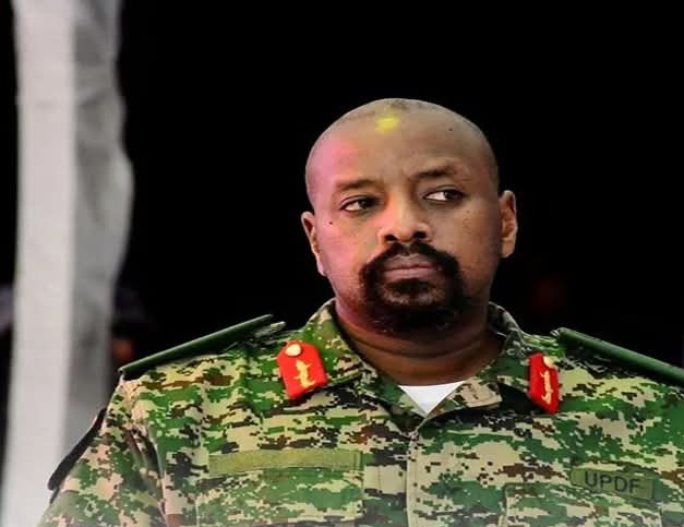 تصريحات مثيرة للجدل لقائد الجيش الأوغندي: 100 ألف جندي لحماية إسرائيل وانتقادات حادة لتركيا
