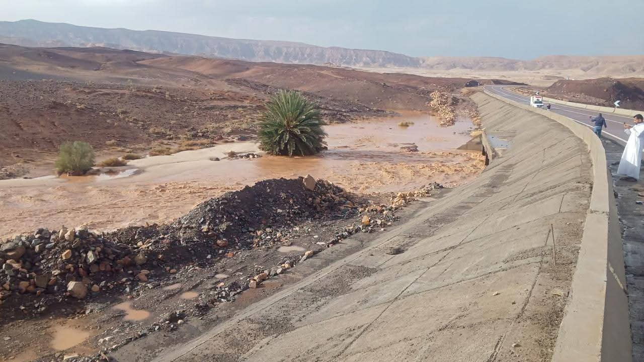 وزير الرى يتابع موقف الأمطار الغزيرة والسيول التي تعرضت لها محافظة جنوب سيناء