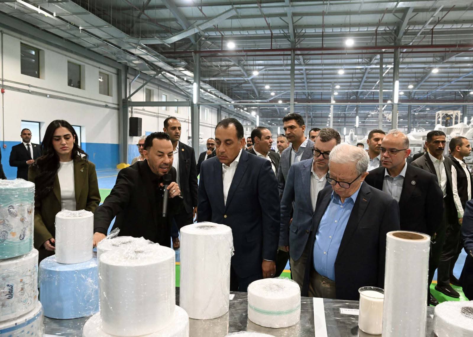 رئيس الوزراء يفتتح مصنع "مودرن هايجينك" للمنتجات الورقية والصحية باستثمارات 100 مليون دولار