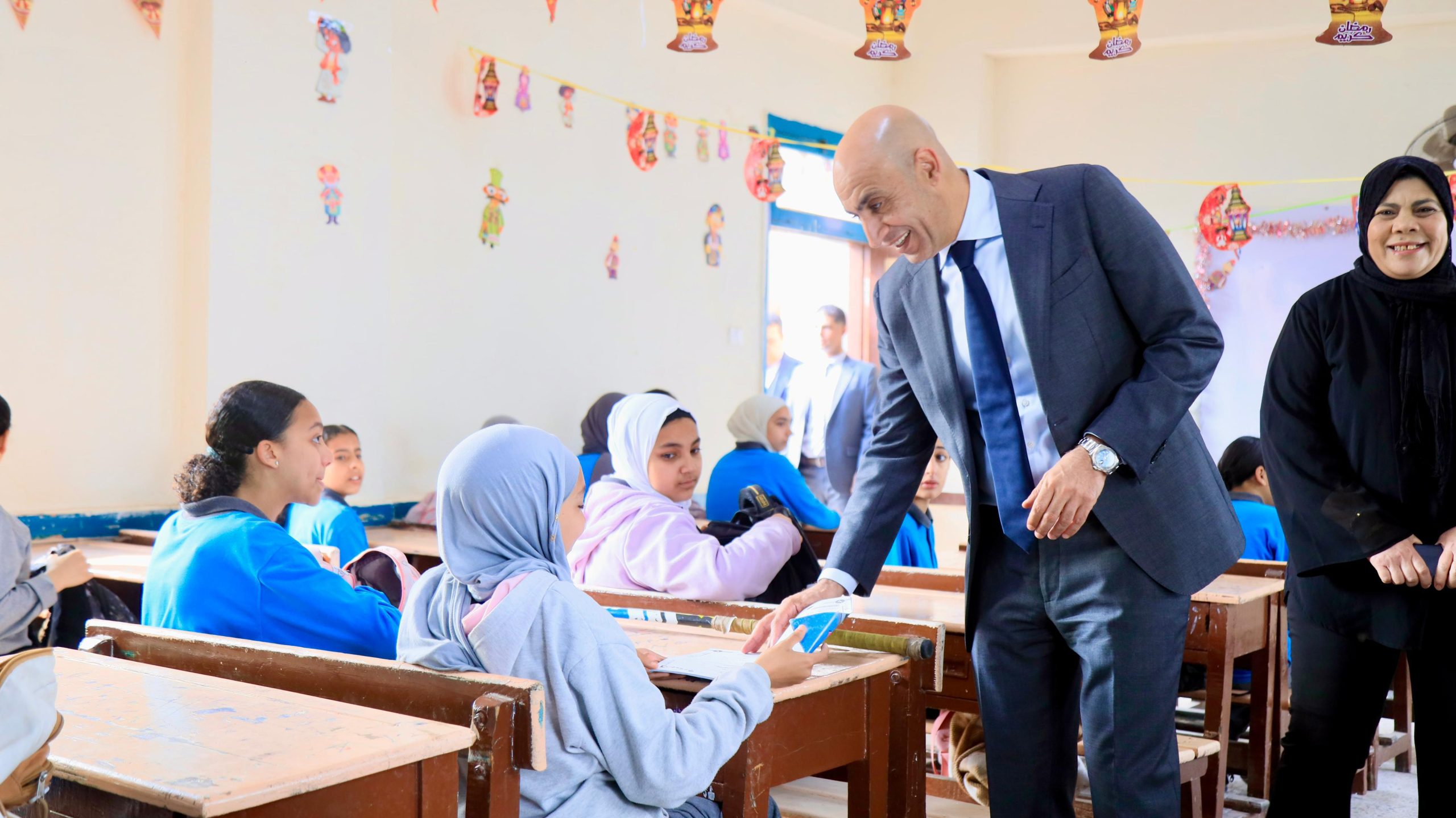 وزير التعليم في زيارة مفاجئة بمدارس الشرقية
