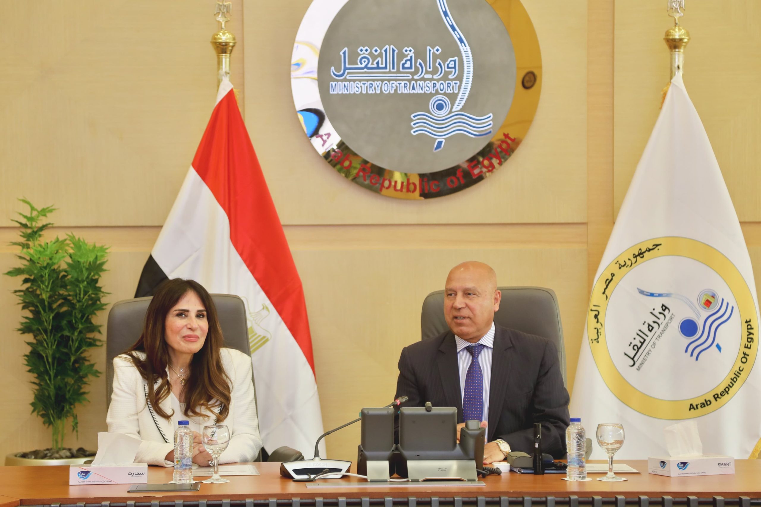 وزيرا النقل والإسكان والمرافق والمجتمعات العمرانية يناقشان آلية تنظيم النقل في المجتمعات العمرانية الجديدة وربطه بوسائل النقل الجماعي المختلفة