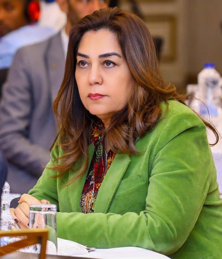عوض تهني الرئيس السيسي ورئيس الوزراء ووزير الدفاع بذكرى تحرير سيناء