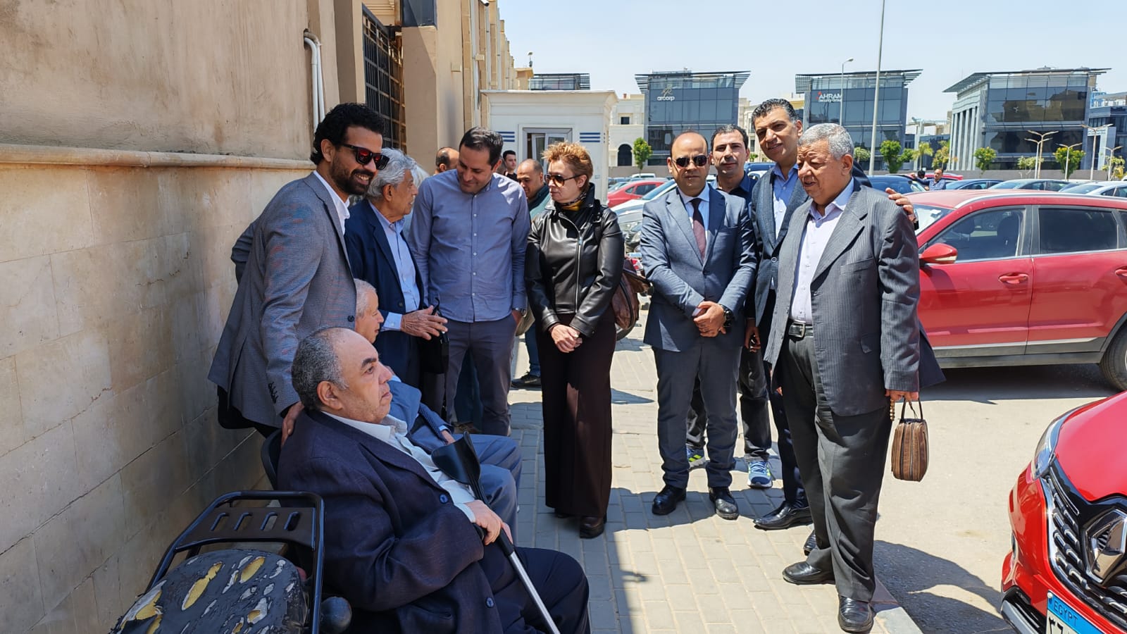 بـ 3 مطالب عاجلة.. وفد «دفاع سجناء الرأي» يلتقي المحامي العام ويسلم مذكرة للنائب العام