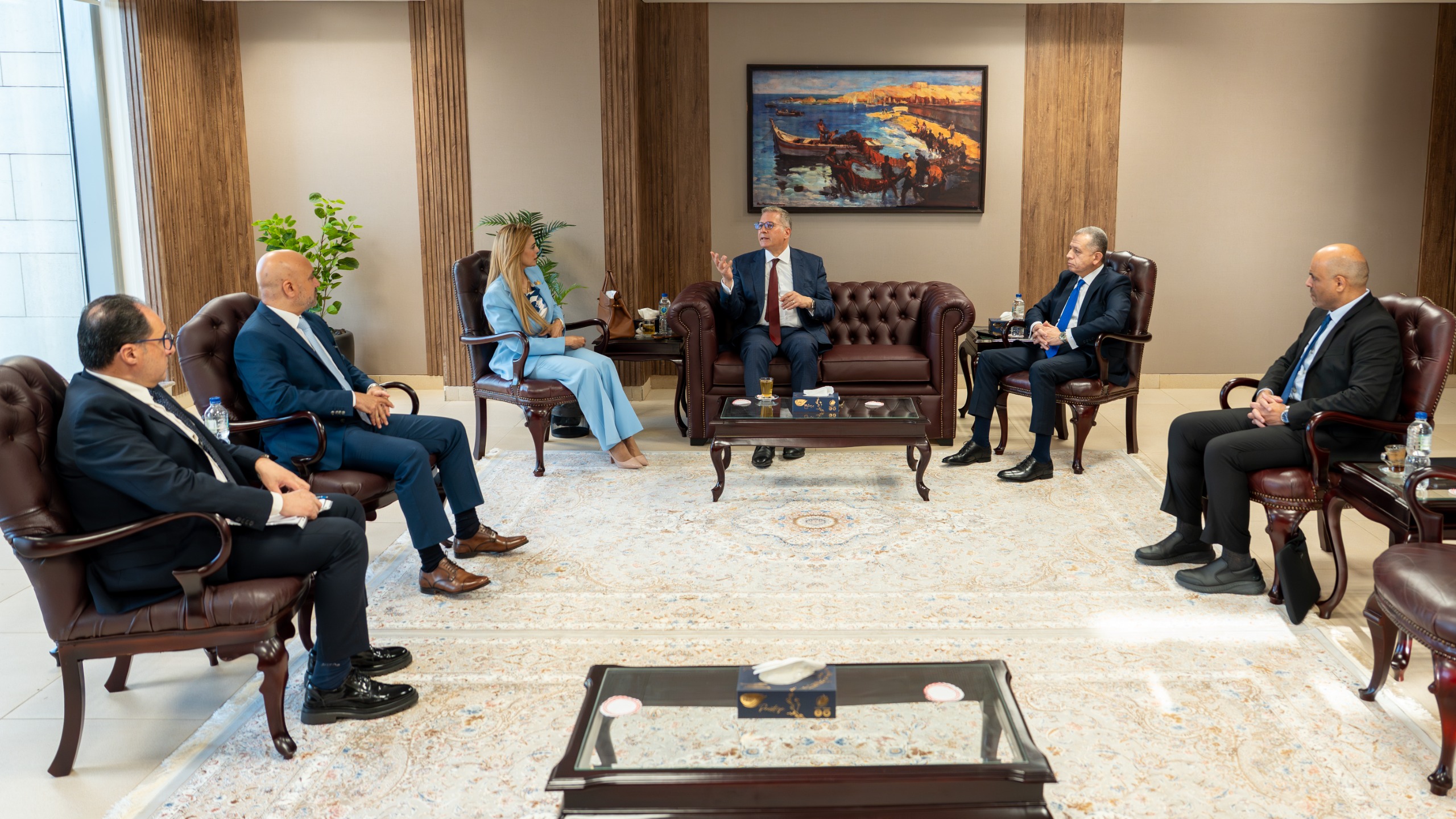 وزير البترول يناقش مع النائبة مروة بوريص خطط تعزيز الانتاج وأمن الطاقة