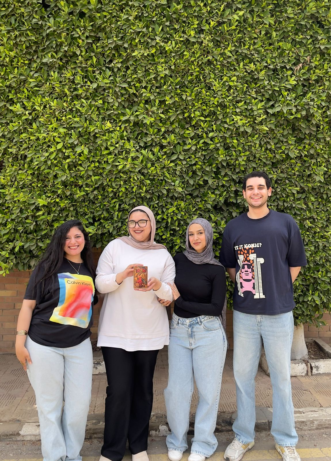 طلاب أداب اسباني جامعة القاهرة يقدمون فكرة جديدة لمشروع التخرج "لعبة بثلاثة لغات "