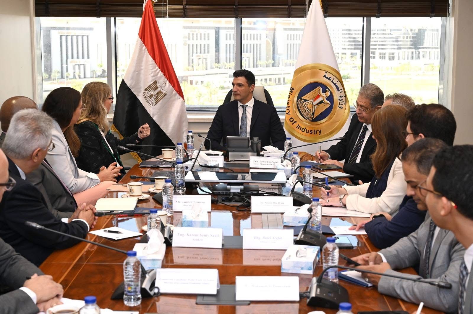 وزير الصناعة يبحث مع وفد شركة فولكس فاجن خطط الشركة للتوسع في صناعة السيارات في مصر خلال الفترة المقبلة