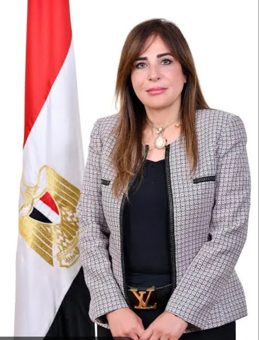 وزيرة الإسكان تتابع سير العمل والموقف التنفيذي بعددٍ من مشروعات الإسكان والمرافق والخدمات والتطوير بمدن أكتوبر