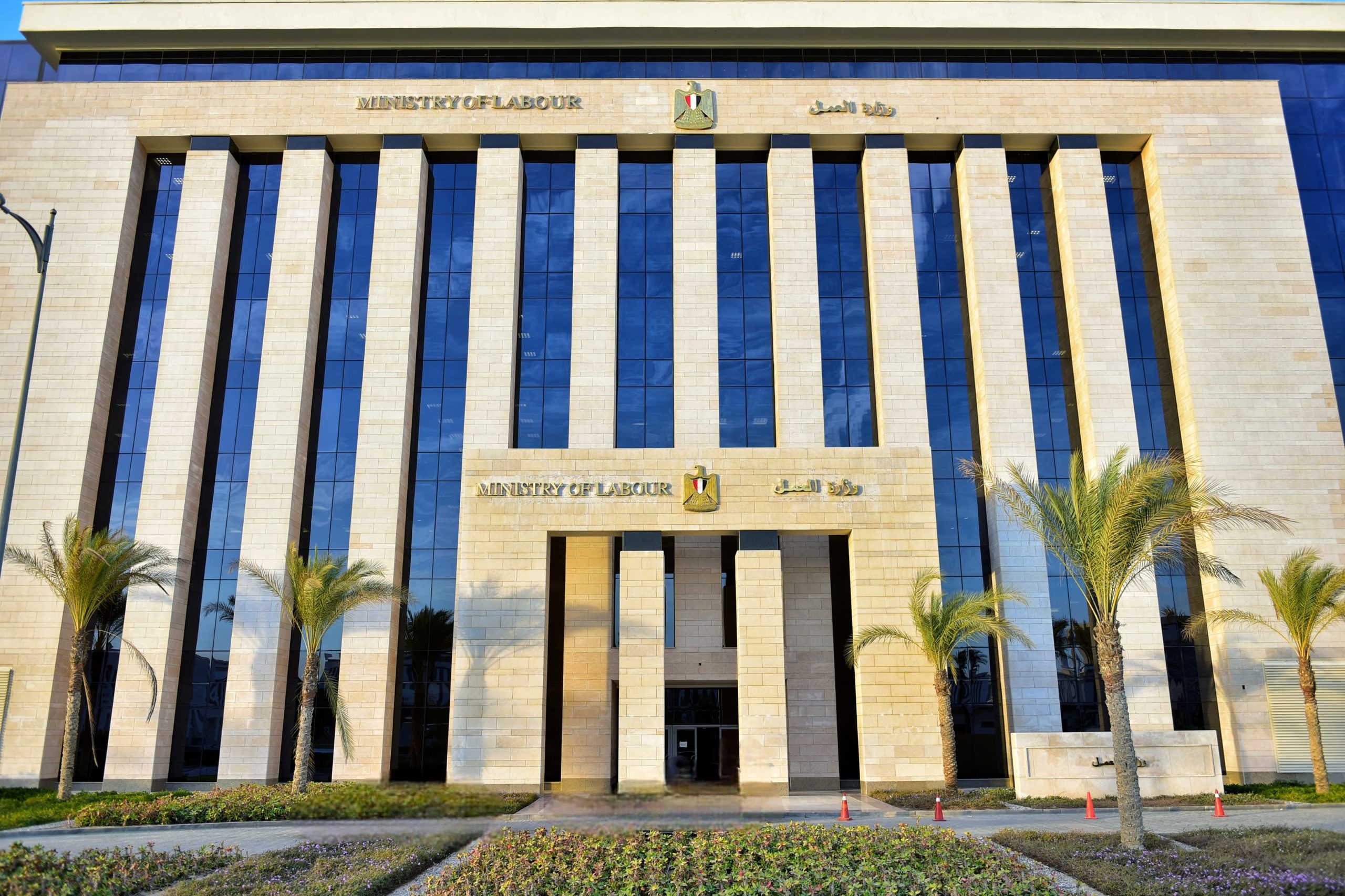 وزارة العمل تعلن اتفاق لتسوية أوضاع العمالة المصرية التي دخلت لبنان بتأشيرات سياحية