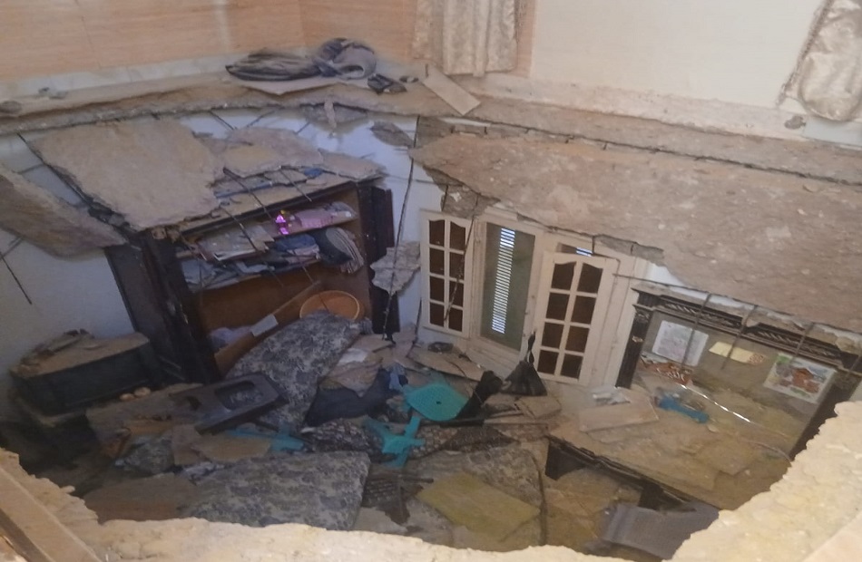 انهيار جزئي بعقار قديم في محرم بك بالإسكندرية يُصيب 11 شخصًا