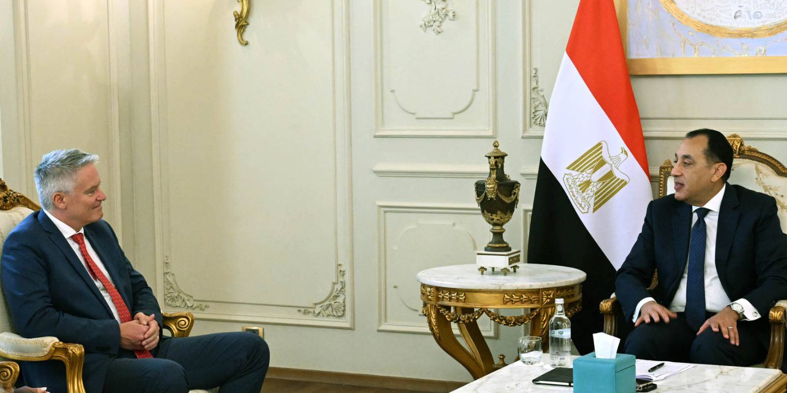 رئيس الوزراء يلتقي سكرتير عام منظمة التعاون الاقتصادي والتنمية