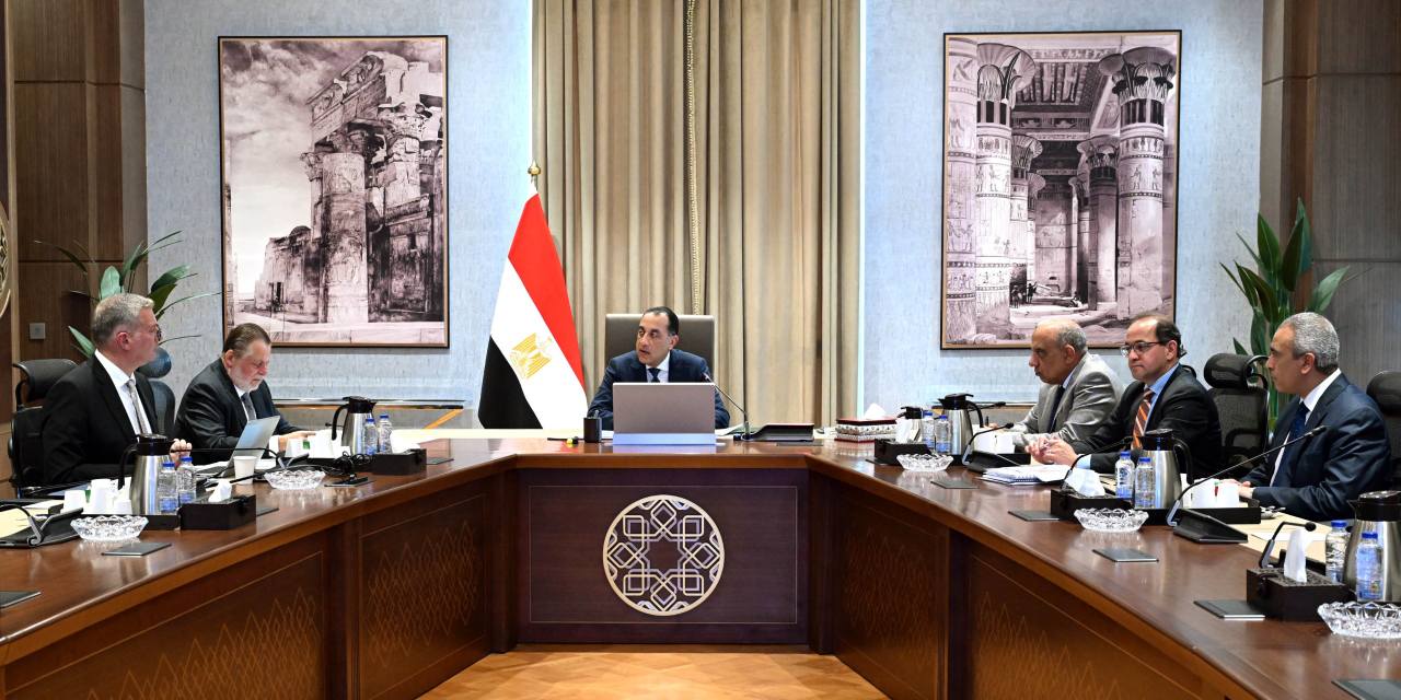 رئيس الوزراء يتابع خطة تدبير الاحتياجات المالية اللازمة لتوفير المزيد من احتياطيات الوقود قبل حلول موسم الصيف وخلال العام المالي 2026-2027