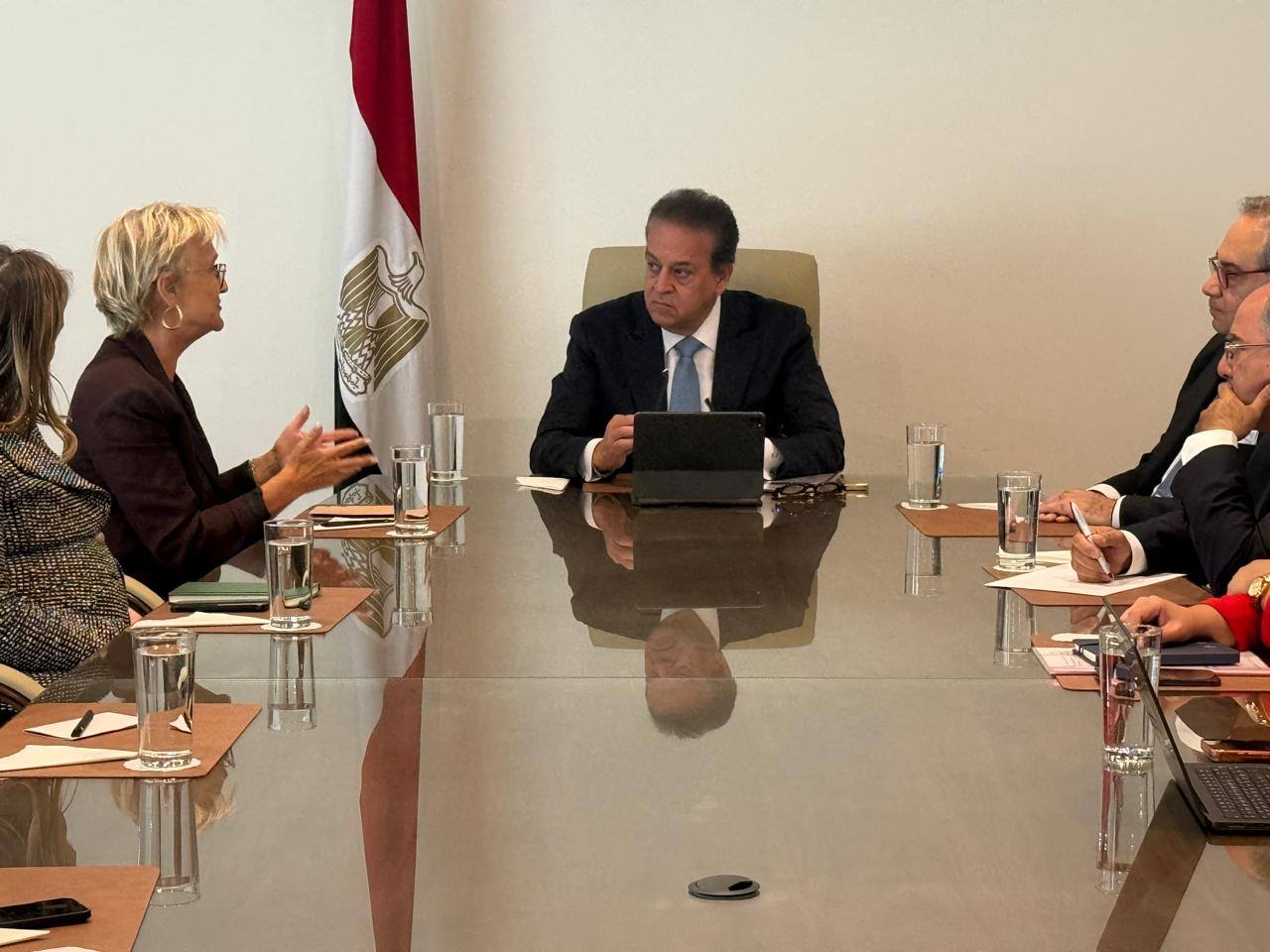 وزير الصحة يبحث مع نوفارتس وباير تعزيز صحة القلب في مصر