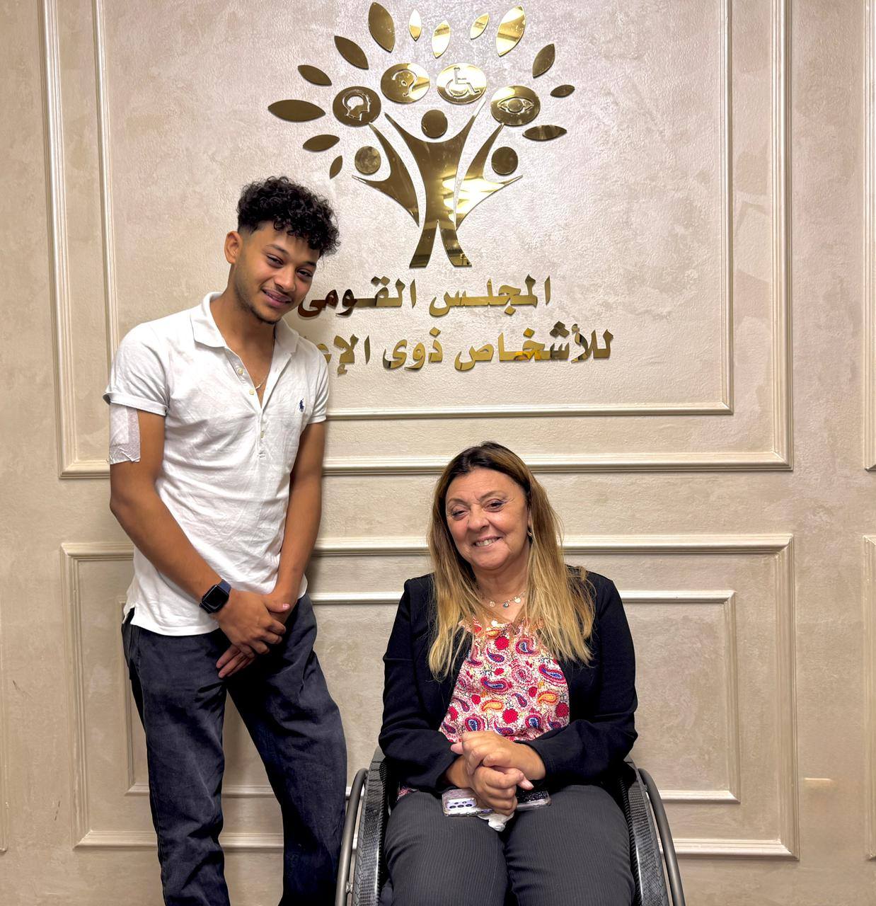 في إطار دعمها للرياضيين من ذوي الإعاقة.. المشرف العام على القومي للأشخاص ذوي الإعاقة تستقبل الفارس محمود سامح