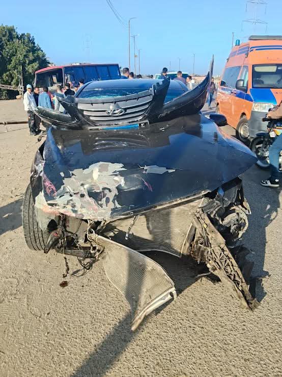 حادث مروع على طريق الإسماعيلية – بورسعيد.. إصابة 17 شخصًا في تصادم ميكروباص وسيارة ملاكي أمام القنطرة غرب