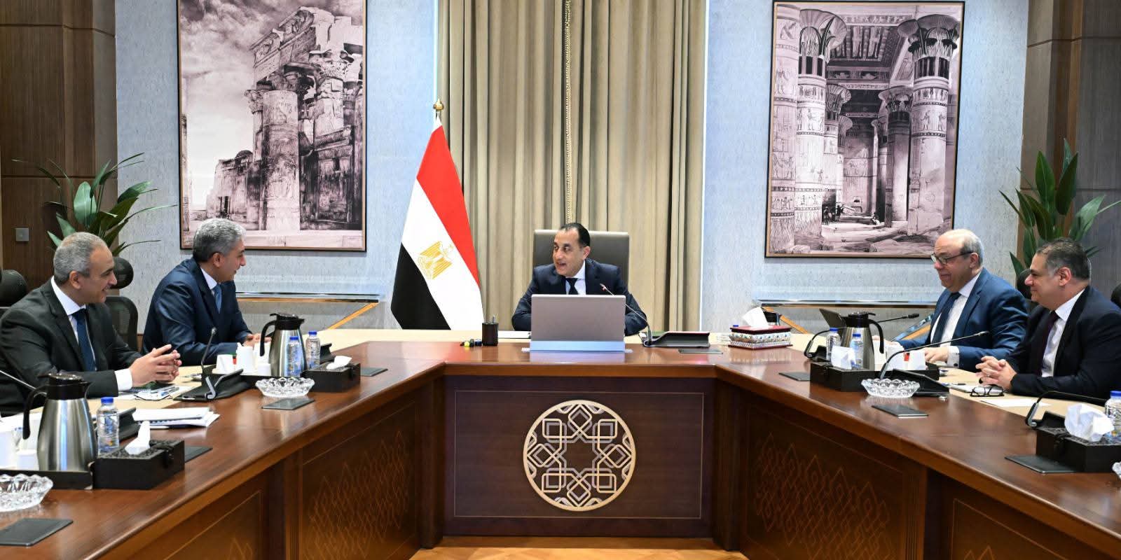 رئيس الوزراء يُتابع إجراءات دعم وتحفيز قطاع السياحة