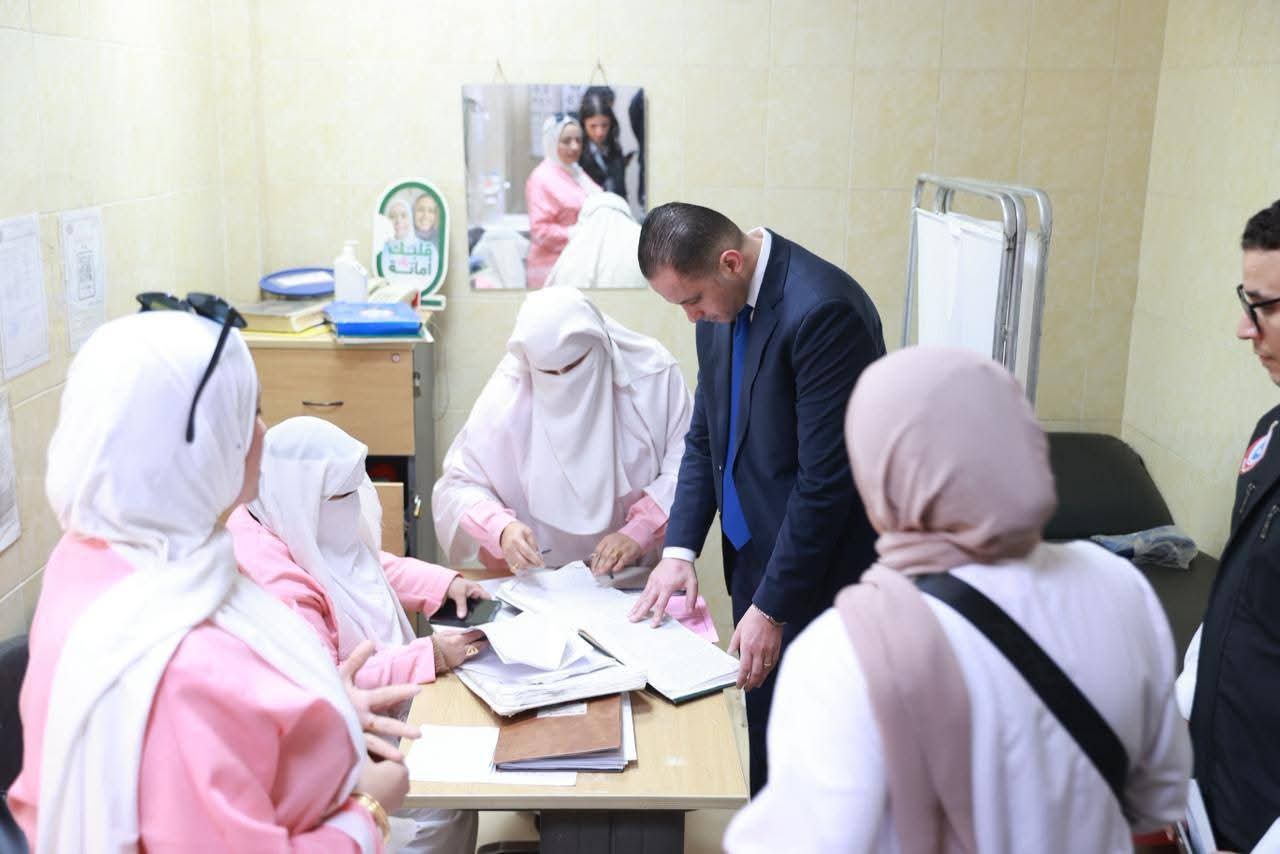 نائب وزير الصحة يجري جولة تفقدية مكثفة بمحافظة الفيوم لمتابعة انتظام العمل ورفع جودة الخدمات الطبية