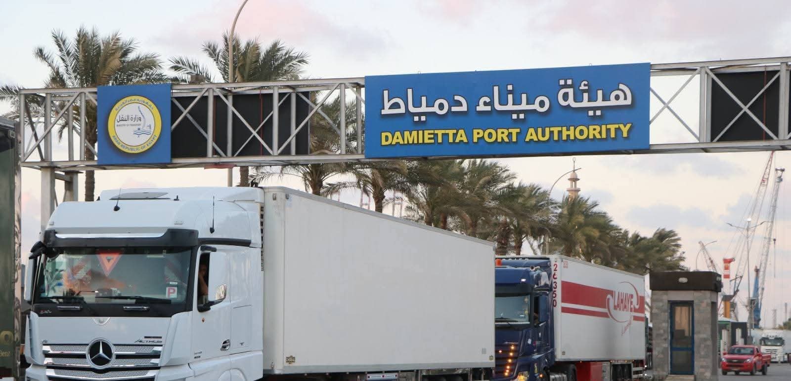 نشاط ملحوظ في حركة الترانزيت عبر خط “الرورو” بميناء دمياط يعزز تدفق البضائع إلى أسواق الخليج