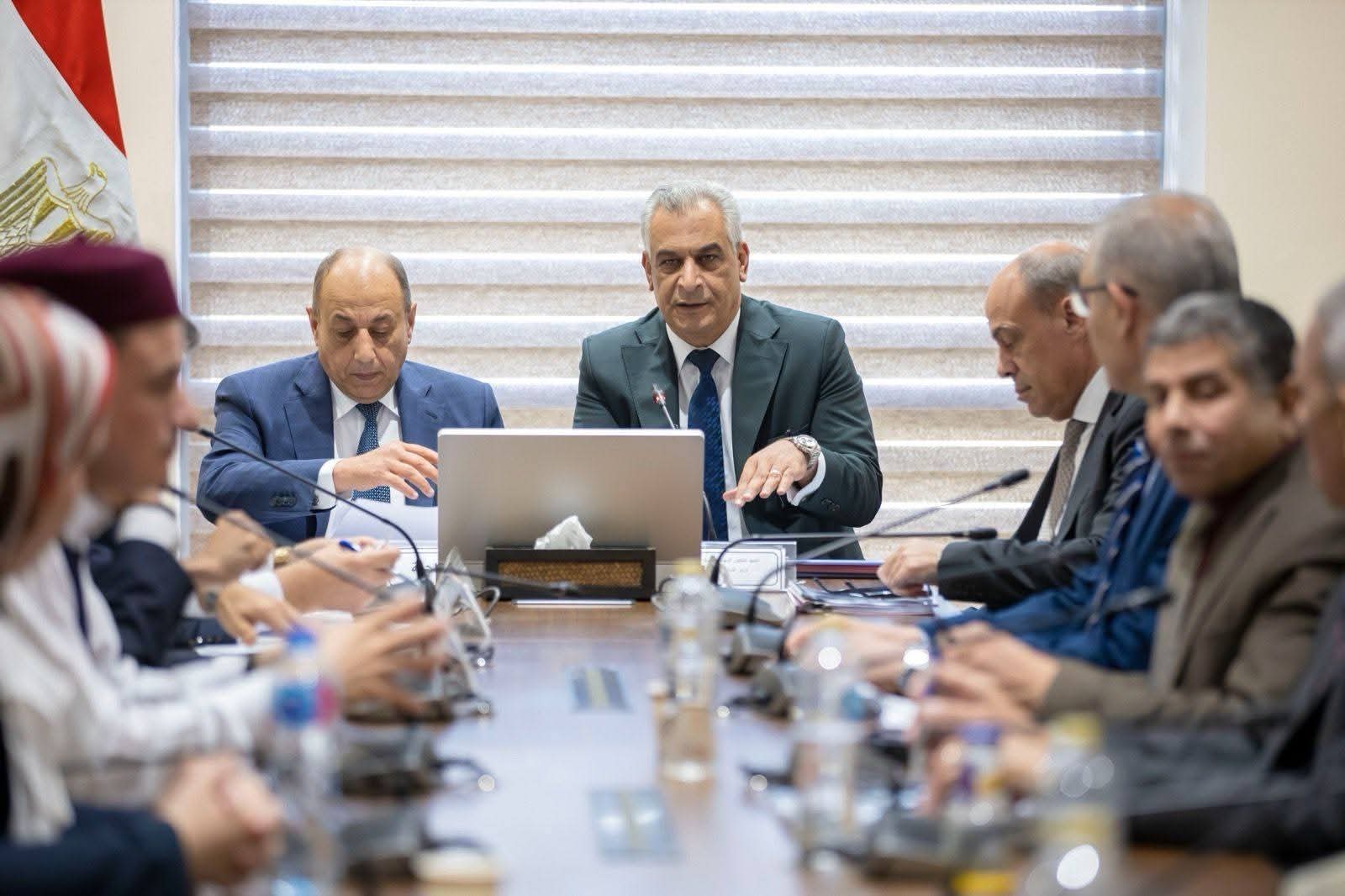 وزير الدولة للإنتاج الحربي يناقش الموازنة التخطيطية للوزارة والهيئة عن العام المالي (2027/2026