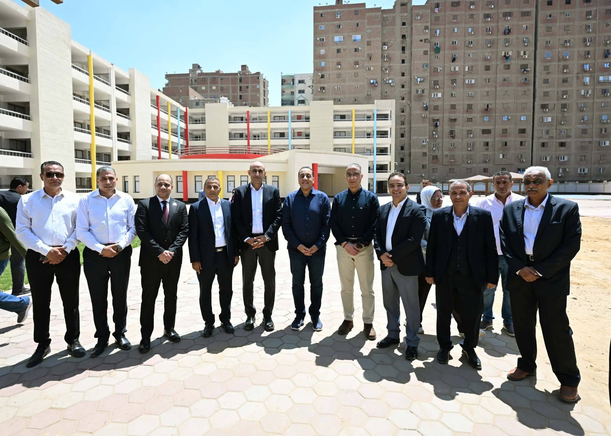 رئيس الوزراء يستجيب لطلبات نواب الجيزة ويؤكد: العمل على استكمال مشروعات الصرف الصحي ومنظومة النظافة وعدد إضافي من المدارس